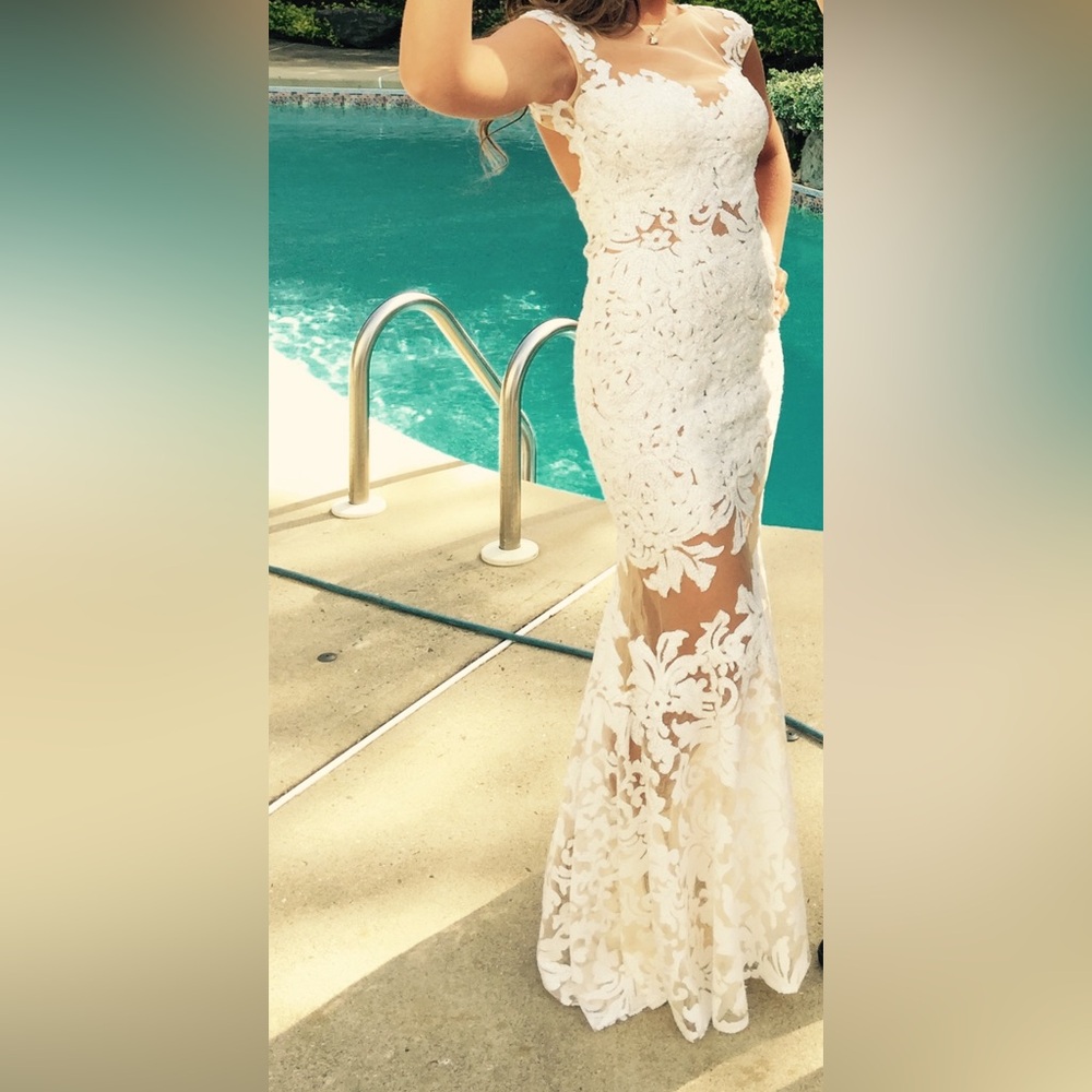 Elegant Lace Maxi Dress